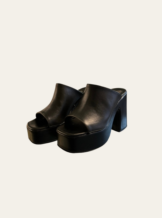 Open chunky heels black