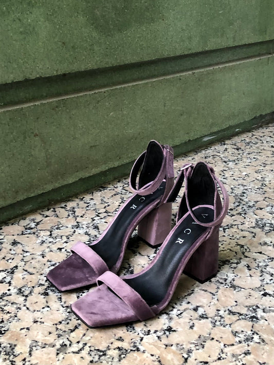 High heels velvet lilac